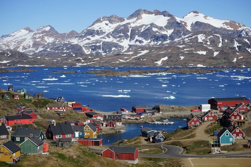 Greenland Island-2,166,086 sq km(836,330 sq miles)