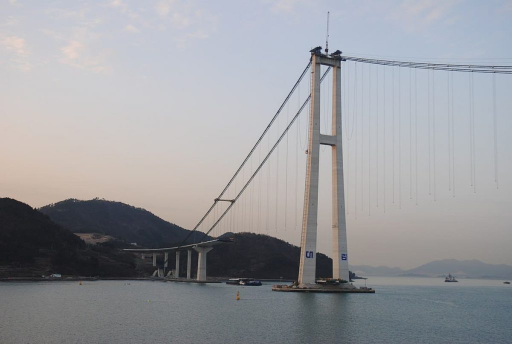 Yi Sun-sin Bridge, Yeosu, South Korea- 270 meters (890 ft)