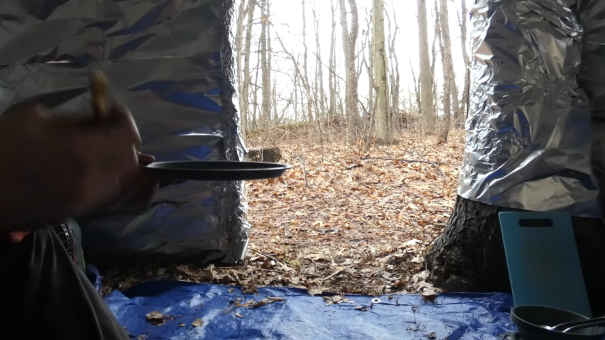 make a tent with aluminum foil